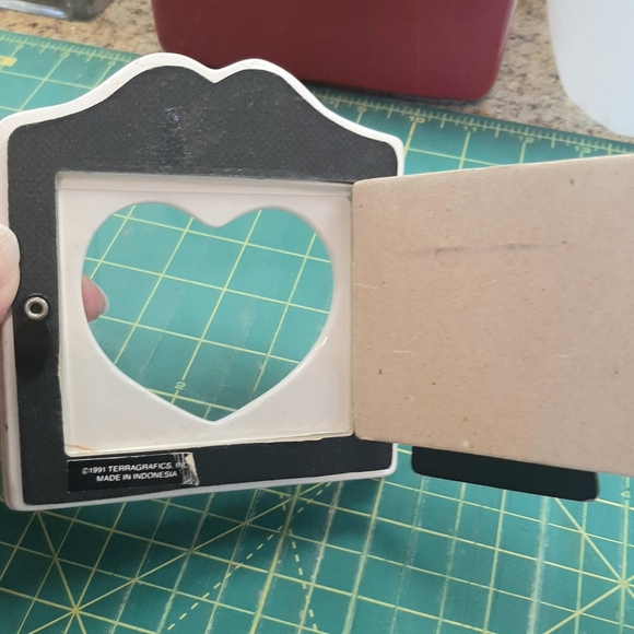 Cream and Green Heart Picture Frame with Floral Accents - Picture 8 of 11